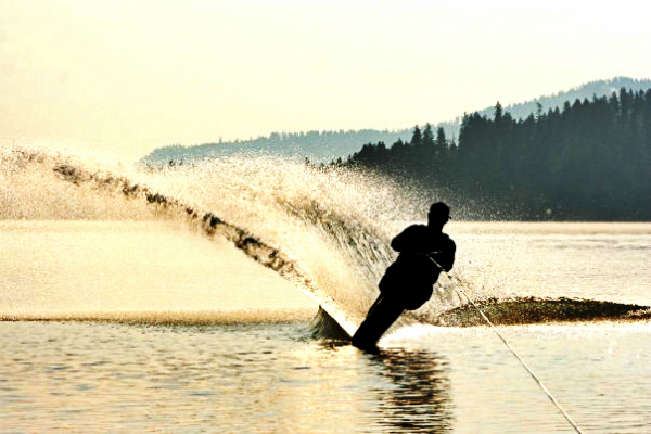 Waterskiing